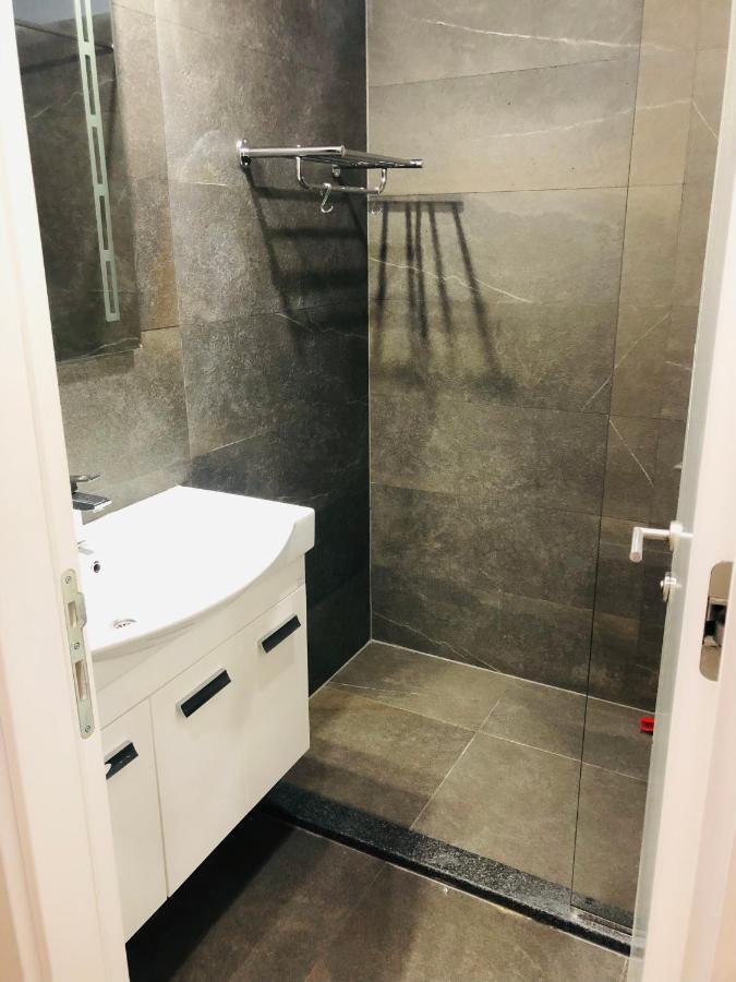 Swiss Central Luxury Apartment 132M2 Сараєво Екстер'єр фото